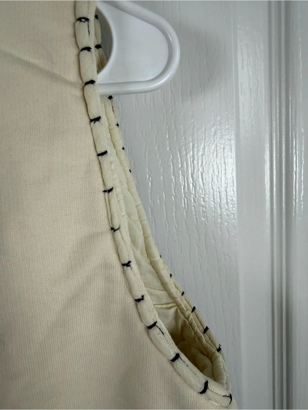 ZARA Cream Vest with Black Embroidered Motifs (030) - Picture 7 of 7